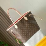 LV bag L ( monogram)