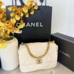 Chanel bag ( white )