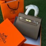 Hermes bag medium size(kaki)