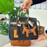 Hermes bag medium size( black)