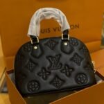 LV bag(B)